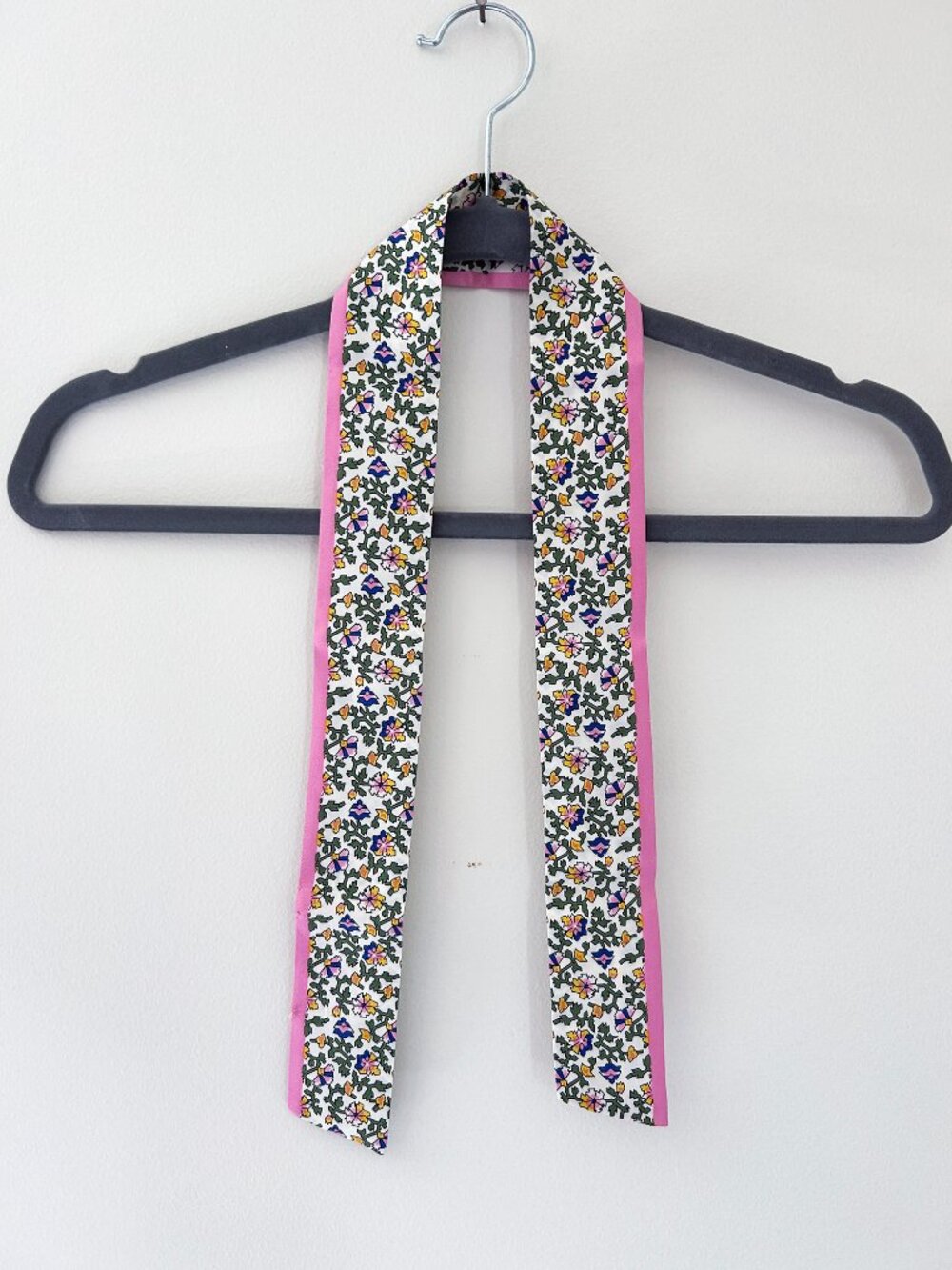 NWOT Tory Burch Skinny Silk Scarf in Pink Ditsy Floral - Never Worn - MSRP $98